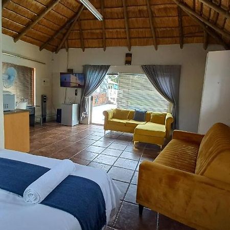 28 At Van Den Bos International Guesthouse エデンベール エクステリア 写真