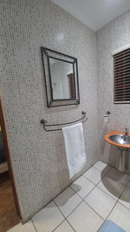 28 At Van Den Bos International Guesthouse エデンベール エクステリア 写真