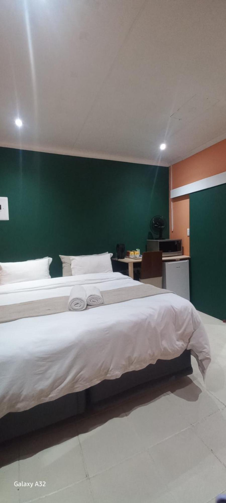 28 At Van Den Bos International Guesthouse エデンベール エクステリア 写真