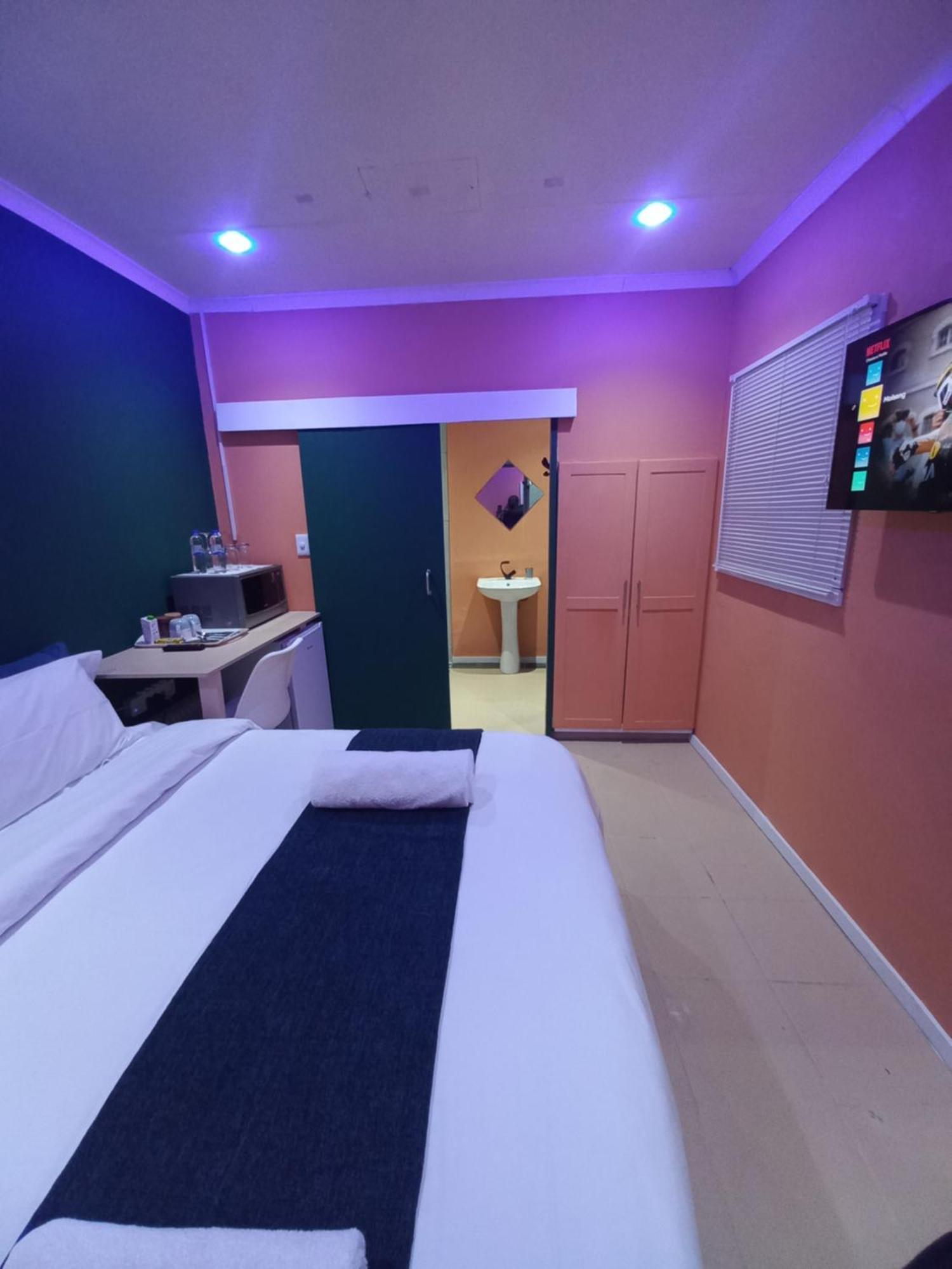 28 At Van Den Bos International Guesthouse エデンベール エクステリア 写真
